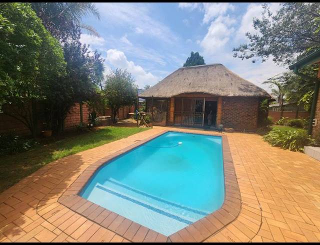3 BEDROOM HOUSE FOR SALE IN HELIKONPARK